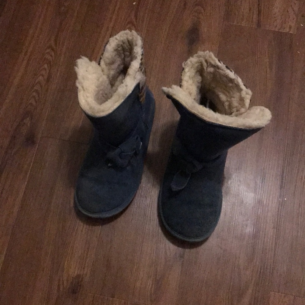 Boots - Picture 2 of 3